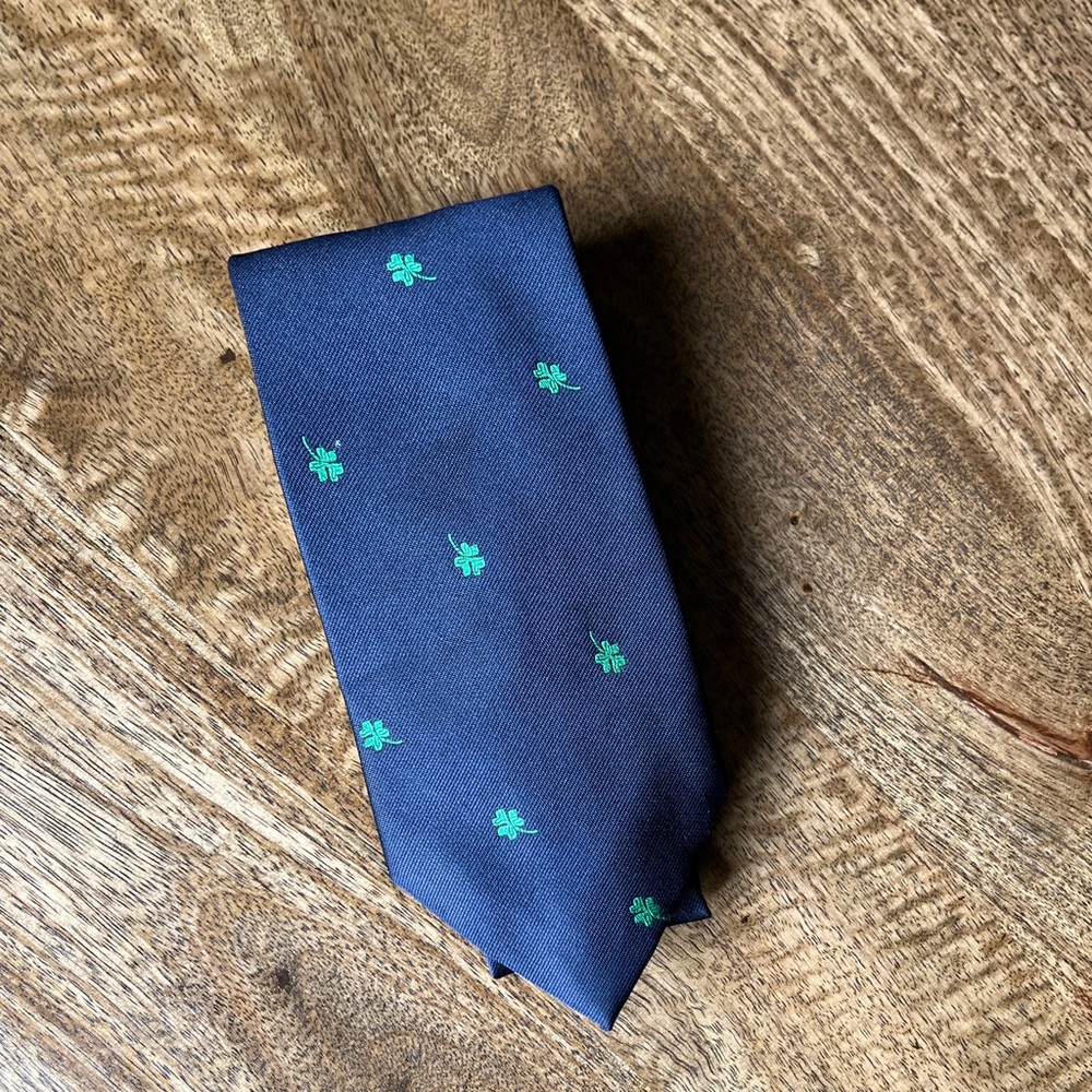 VTG CJ Andrews Navy Blue Green Shamrock Clover Ireland Lucky Irish Woven Tie